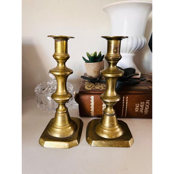 Vintage Brass Candlestick Holders Pair, Hexagon Base, 8” Colonial Revival - Picture 4 of 13